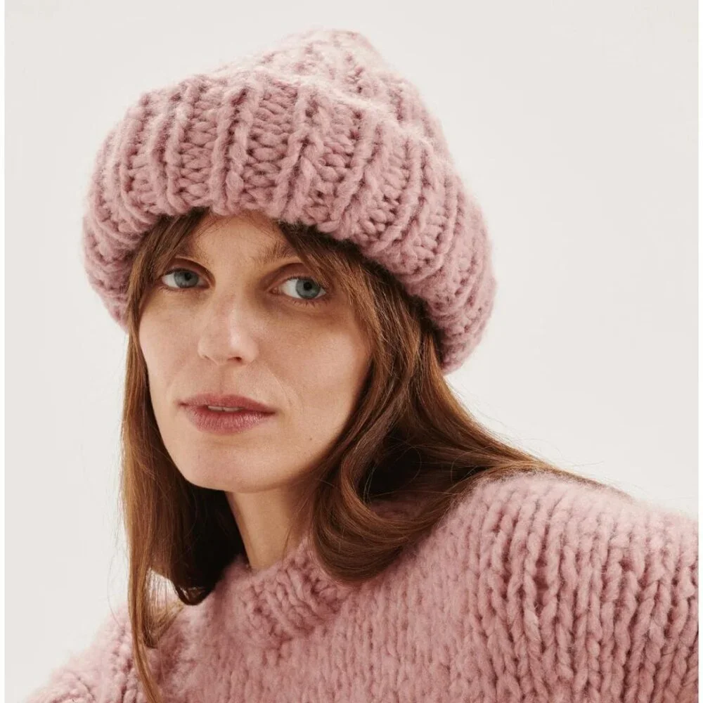 Suzie Kondi NWT The Lumi Ribbed Beanie in Cashmere in Rose